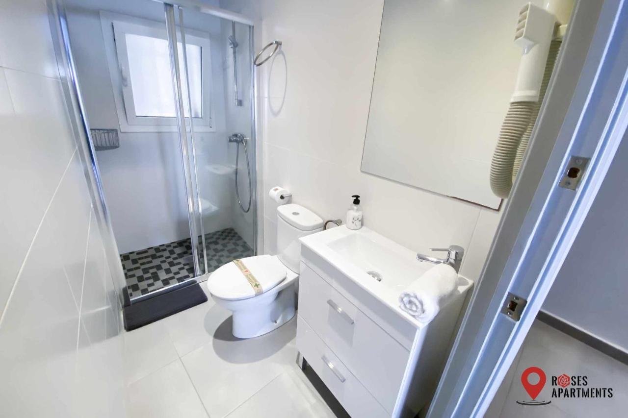 Roses Apartments Ocean 2 Habitaciones Vista Mar Lateral Dış mekan fotoğraf